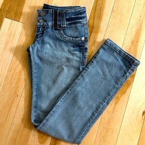 Low cut straight style is flattering and on-trend